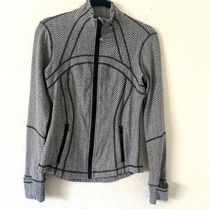 Lululemon‎ Define Jacket Sz 6 Hazy Heather Gray Stretch Thumbholes Activewear